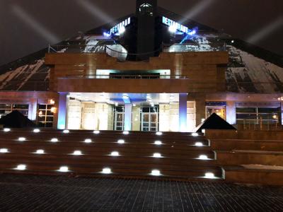 Промышленное светодиодное оборудование в культурно-развлекательный комплекс Пирамида